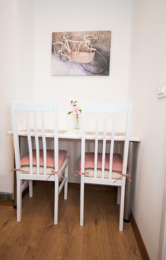 Nada Apartment คาร์โลวัตส์ ภายนอก รูปภาพ